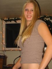 הרבה אתרי ההכרויות מעודדים את האנשים בודדים משום כך הם מעודדים התפתחות קשר רומנטי.