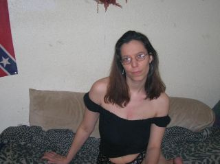 מרבית האתרים למציאת פנויים פנויות מעודדים את הפנויות כי הם תורמים ליצירת קשר רציני.